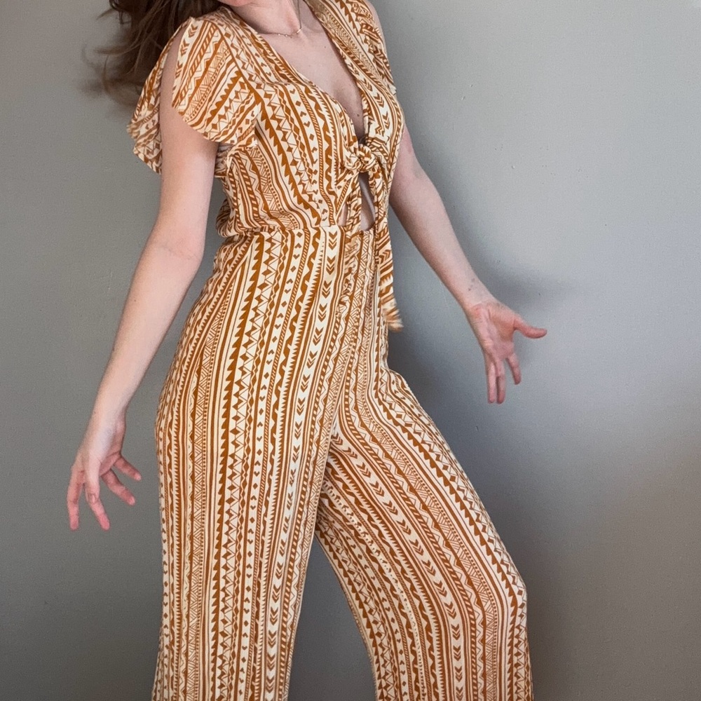 Aztec Patterned Tie-Front Jumpsuit. - Picture 6 of 7